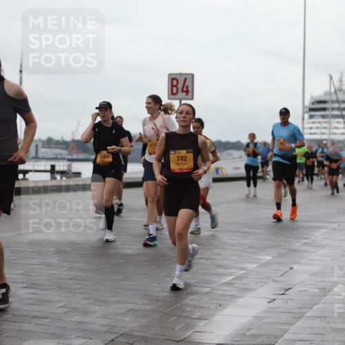 13.09.2026 - Kiel Lauf Andreas Tolksdorf http://msf.ph/oto/10405855 13.09.2026 11:07:33 Kiellinie 39, 613, 6227, 8363, 4, 36, 8360, 742 meine-sportfotos.de