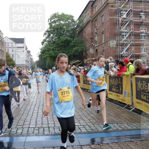 13.09.2026 - Kiel Lauf Yannick Fuchs http://msf.ph/oto/10405871 13.09.2026 08:58:00 Ziel 57, 1462, 1791, 2326, 2964, 3020, 3567, 3891, 4025, 4185, 4995, 5093, 5666, 6056, 6350, 6984, 7812, 8674, 8675, 8682, 8838, 9085, 9582, 9872, 10350, 10427, 10757, 10847, 11142, 11144, 11227, 11339, 11860, 160, 406, 689, 700, 1051, 1520, 1546, 1714, 1769, 2128, 2439, 3020, 3359, 3375, 3691, 4182, 4321, 4382, 4383, 4834, 5006, 5219, 5244, 5666, 5733, 5762, 5765, 5895, 5984, 6459, 7058, 7478, 7547, 7604, 7608, 7609, 7715, 8668, 9062, 9324, 9579, 10876, 11356, 734, 2908 meine-sportfotos.de