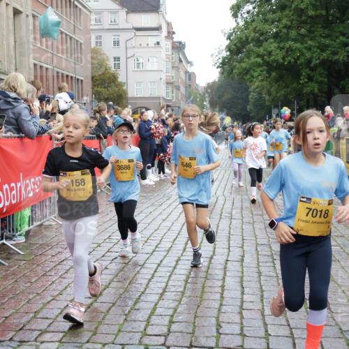 13.09.2026 - Kiel Lauf Yannick Fuchs http://msf.ph/oto/10405880 13.09.2026 08:58:01 Ziel 57, 1462, 1791, 2326, 2964, 3567, 3891, 4025, 4185, 4995, 5093, 6056, 6350, 6984, 7574, 7812, 8674, 8675, 8682, 9085, 9582, 9872, 10350, 10427, 10566, 10757, 10847, 11142, 11144, 11339, 11860, 160, 406, 689, 1051, 1520, 1546, 1714, 1769, 2439, 3020, 3359, 3375, 3691, 4182, 4321, 4382, 4383, 4834, 5006, 5219, 5244, 5666, 5733, 5762, 5765, 5895, 5984, 6056, 6459, 7058, 7478, 7547, 7604, 7608, 7609, 7715, 8668, 9062, 9324, 9579, 10876, 11356, 734, 2908 meine-sportfotos.de