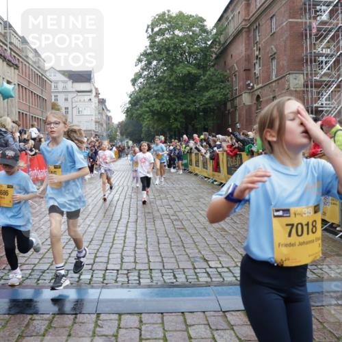 13.09.2026 - Kiel Lauf Yannick Fuchs http://msf.ph/oto/10405897 13.09.2026 08:58:02 Ziel 57, 1462, 1791, 2326, 2964, 3567, 3891, 4025, 4185, 4995, 5093, 6350, 6984, 7574, 7576, 7812, 8674, 8675, 8682, 9085, 9097, 9582, 10350, 10427, 10566, 10757, 11142, 11144, 11339, 57, 160, 406, 689, 1051, 1520, 1546, 1714, 1769, 2439, 3020, 3359, 3375, 3691, 4182, 4185, 4321, 4382, 4383, 4834, 5006, 5219, 5244, 5666, 5733, 5762, 5765, 5895, 5984, 6056, 6459, 7058, 7547, 7604, 7608, 7609, 7715, 8668, 9062, 9324, 9579, 10876, 11356, 734, 2908 meine-sportfotos.de