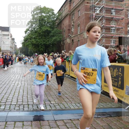 13.09.2026 - Kiel Lauf Yannick Fuchs http://msf.ph/oto/10405932 13.09.2026 08:58:06 Ziel 1462, 1791, 2908, 3567, 3891, 4025, 4995, 4999, 5005, 6350, 6984, 7026, 7031, 7574, 7576, 7812, 8674, 8675, 8682, 9085, 9097, 9372, 9490, 9582, 10350, 10427, 10566, 10757, 11142, 11144, 11638, 11673, 12216, 12357, 57, 160, 406, 689, 1051, 1520, 1714, 2326, 2439, 2964, 3020, 3359, 3375, 3691, 4182, 4185, 4321, 4382, 4383, 5006, 5093, 5219, 5244, 5666, 5733, 5762, 5765, 5895, 6056, 6459, 7058, 7547, 7604, 7608, 7609, 8668, 9062, 9324, 9579, 10876, 11356, 734 meine-sportfotos.de