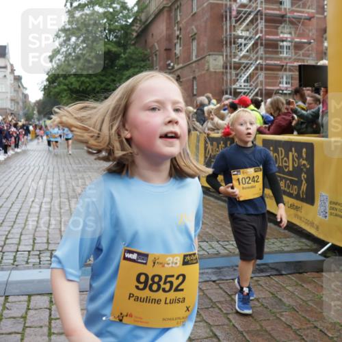 13.09.2026 - Kiel Lauf Yannick Fuchs http://msf.ph/oto/10405950 13.09.2026 08:58:07 Ziel 1462, 1791, 2908, 3567, 3891, 4025, 4491, 4995, 4999, 5005, 6246, 6350, 6428, 6984, 7026, 7031, 7574, 7576, 7812, 8674, 8675, 8682, 9085, 9097, 9372, 9490, 9585, 10350, 10427, 10566, 11142, 11144, 11638, 11673, 12216, 12357, 57, 160, 406, 689, 1051, 1520, 1714, 2326, 2439, 2964, 3020, 3359, 3375, 3691, 4182, 4185, 4321, 4382, 4383, 5006, 5093, 5219, 5244, 5666, 5733, 5762, 5765, 5895, 6056, 6459, 7058, 7547, 7604, 7608, 7609, 8668, 9062, 9324, 9579, 11356, 734 meine-sportfotos.de