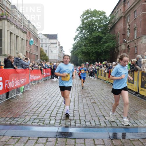 13.09.2026 - Kiel Lauf Yannick Fuchs http://msf.ph/oto/10405995 13.09.2026 08:58:13 Ziel 734, 1462, 2710, 2908, 3145, 3150, 3492, 3567, 4491, 4550, 4995, 4999, 5005, 6246, 6350, 6428, 6588, 7018, 7026, 7031, 7574, 7576, 7812, 9097, 9372, 9490, 9585, 9622, 9701, 10350, 10427, 10566, 10890, 10899, 11077, 11638, 11673, 12216, 12357, 57, 689, 1520, 1714, 1791, 2326, 2439, 2964, 3020, 3359, 3375, 3691, 3891, 4025, 4182, 4185, 4321, 4382, 4383, 5093, 5219, 5244, 5666, 5733, 5762, 5765, 5895, 6056, 6984, 7058, 7547, 7604, 7608, 7609, 8668, 8674, 8675, 9324 meine-sportfotos.de