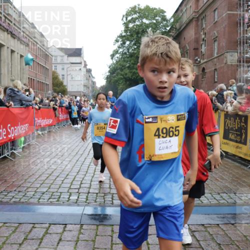 13.09.2026 - Kiel Lauf Yannick Fuchs http://msf.ph/oto/10406030 13.09.2026 08:58:16 Ziel 734, 1158, 2710, 2908, 3145, 3150, 3492, 3686, 4115, 4491, 4546, 4550, 4999, 5005, 6246, 6428, 6588, 7018, 7026, 7031, 7574, 7576, 8067, 9097, 9372, 9490, 9585, 9620, 9622, 9701, 10566, 10890, 10899, 10925, 11077, 11638, 11673, 12216, 12357, 57, 1462, 1520, 1791, 2326, 2964, 3020, 3359, 3375, 3567, 3691, 3891, 4025, 4182, 4185, 4321, 4995, 5093, 5219, 5244, 5666, 5733, 5895, 6056, 6350, 6984, 7058, 7574, 7604, 7608, 7609, 7812, 8668, 8674, 8675, 10566 meine-sportfotos.de