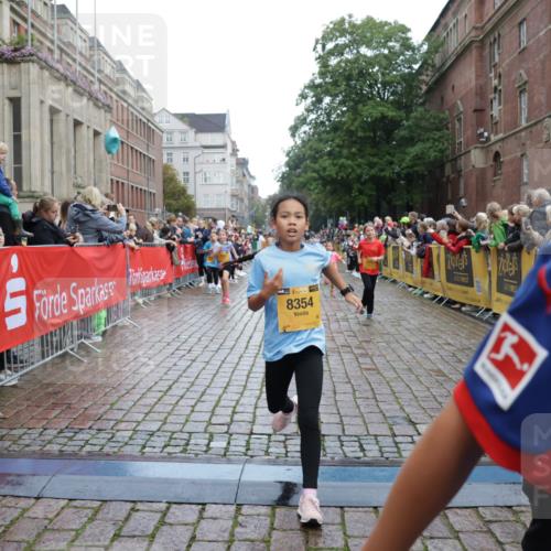 13.09.2026 - Kiel Lauf Yannick Fuchs http://msf.ph/oto/10406032 13.09.2026 08:58:17 Ziel 734, 1158, 2710, 2908, 3145, 3150, 3492, 3686, 4115, 4491, 4546, 4550, 4999, 5005, 6246, 6428, 6588, 7018, 7026, 7031, 7576, 8067, 9097, 9372, 9490, 9585, 9620, 9622, 9701, 9852, 10890, 10899, 10925, 11077, 11638, 11673, 12216, 12357, 57, 1462, 1520, 1791, 2326, 2964, 3020, 3359, 3375, 3567, 3691, 3891, 4025, 4182, 4185, 4321, 4995, 5093, 5219, 5666, 5733, 5895, 6056, 6350, 6984, 7058, 7574, 7576, 7604, 7609, 7812, 8668, 8674, 8675, 9097, 10566 meine-sportfotos.de