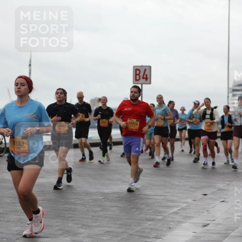 13.09.2026 - Kiel Lauf Andreas Tolksdorf http://msf.ph/oto/10406033 13.09.2026 11:07:43 Kiellinie 9239, 3983, 4, 10410 meine-sportfotos.de