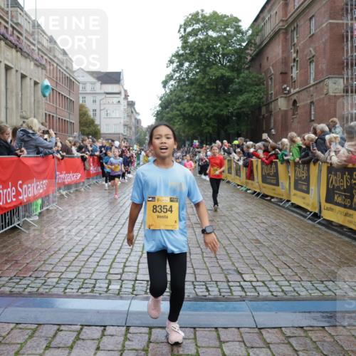 13.09.2026 - Kiel Lauf Yannick Fuchs http://msf.ph/oto/10406035 13.09.2026 08:58:17 Ziel 734, 1158, 2710, 2908, 3145, 3150, 3492, 3686, 4115, 4491, 4546, 4550, 4999, 5005, 6246, 6428, 6588, 7018, 7026, 7031, 7576, 8067, 9097, 9372, 9490, 9585, 9620, 9622, 9701, 9852, 10890, 10899, 10925, 11077, 11638, 11673, 12216, 12357, 57, 1462, 1520, 1791, 2326, 2964, 3020, 3359, 3375, 3567, 3691, 3891, 4025, 4182, 4185, 4321, 4995, 5093, 5219, 5666, 5733, 5895, 6056, 6350, 6984, 7058, 7574, 7576, 7604, 7609, 7812, 8668, 8674, 8675, 9097, 10566 meine-sportfotos.de
