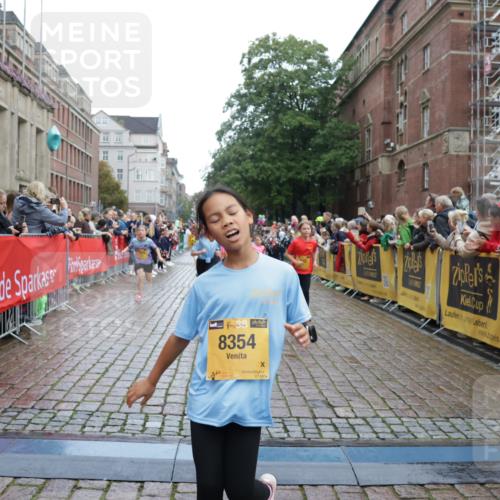 13.09.2026 - Kiel Lauf Yannick Fuchs http://msf.ph/oto/10406041 13.09.2026 08:58:17 Ziel 734, 1158, 2710, 2908, 3145, 3150, 3492, 3686, 4115, 4491, 4546, 4550, 4999, 5005, 6246, 6428, 6588, 7018, 7026, 7031, 7576, 8067, 9097, 9372, 9490, 9585, 9620, 9622, 9701, 9852, 10890, 10899, 10925, 11077, 11638, 11673, 12216, 12357, 57, 1462, 1520, 1791, 2326, 2964, 3020, 3359, 3375, 3567, 3691, 3891, 4025, 4182, 4185, 4321, 4995, 5093, 5219, 5666, 5733, 5895, 6056, 6350, 6984, 7058, 7574, 7576, 7604, 7609, 7812, 8668, 8674, 8675, 9097, 10566 meine-sportfotos.de