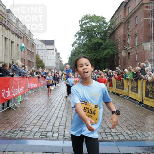 13.09.2026 - Kiel Lauf Yannick Fuchs http://msf.ph/oto/10406045 13.09.2026 08:58:17 Ziel 734, 1158, 2710, 2908, 3145, 3150, 3492, 3686, 4115, 4491, 4546, 4550, 4999, 5005, 6246, 6428, 6588, 7018, 7026, 7031, 7576, 8067, 9097, 9372, 9490, 9585, 9620, 9622, 9701, 9852, 10890, 10899, 10925, 11077, 11638, 11673, 12216, 12357, 57, 1462, 1520, 1791, 2326, 2964, 3020, 3359, 3375, 3567, 3691, 3891, 4025, 4182, 4185, 4321, 4995, 5093, 5219, 5666, 5733, 5895, 6056, 6350, 6984, 7058, 7574, 7576, 7604, 7609, 7812, 8668, 8674, 8675, 9097, 10566 meine-sportfotos.de