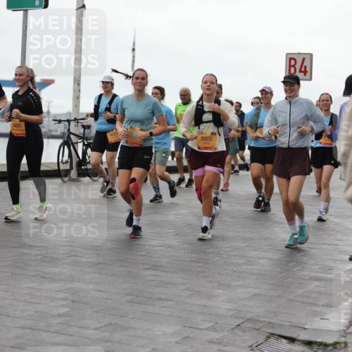 13.09.2026 - Kiel Lauf Andreas Tolksdorf http://msf.ph/oto/10406053 13.09.2026 11:07:46 Kiellinie 4306, 4401, 4487, 9902, 4 meine-sportfotos.de