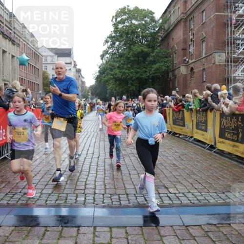 13.09.2026 - Kiel Lauf Yannick Fuchs http://msf.ph/oto/10406054 13.09.2026 08:58:20 Ziel 734, 1158, 1382, 2710, 3145, 3150, 3217, 3492, 3686, 4115, 4491, 4546, 4550, 4622, 6246, 6428, 6588, 7018, 7026, 8067, 9585, 9620, 9622, 9701, 9852, 10242, 10890, 10899, 10925, 11077, 11673, 57, 1462, 1520, 1791, 2326, 2908, 2964, 3020, 3567, 3691, 3891, 4025, 4185, 4995, 4999, 5005, 5093, 5666, 5733, 5895, 6056, 6350, 6984, 7026, 7031, 7058, 7574, 7576, 7604, 7812, 8668, 8674, 8675, 9097, 9372, 9490, 10566, 11638, 12216, 5536, 5537, 7058 meine-sportfotos.de
