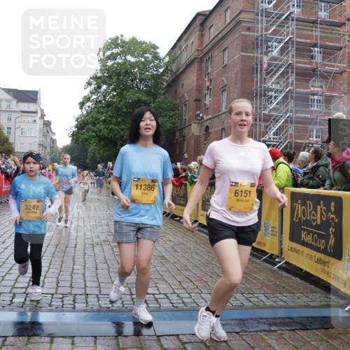 13.09.2026 - Kiel Lauf Yannick Fuchs http://msf.ph/oto/10406200 13.09.2026 08:58:33 Ziel 515, 1188, 1382, 2100, 3217, 4622, 4965, 5092, 5200, 5908, 7022, 8354, 10242, 11430, 11783, 734, 1158, 1462, 1791, 2710, 2908, 3145, 3150, 3492, 3567, 3686, 3891, 4025, 4115, 4491, 4546, 4550, 4622, 4995, 4999, 5005, 6246, 6350, 6428, 6588, 6984, 7018, 7026, 7031, 7574, 7576, 7812, 8067, 8674, 8675, 9097, 9372, 9490, 9585, 9620, 9622, 9701, 9852, 10242, 10566, 10890, 10899, 10925, 11077, 11638, 11673, 12216, 27, 339, 1119, 1348, 3242, 5201, 5536, 5537, 6151, 6573, 7407, 57 meine-sportfotos.de