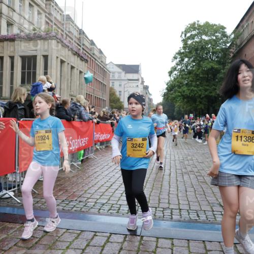 13.09.2026 - Kiel Lauf Yannick Fuchs http://msf.ph/oto/10406202 13.09.2026 08:58:34 Ziel 515, 1188, 1382, 2100, 3217, 4965, 5092, 5200, 5908, 7022, 8354, 11430, 11783, 734, 1158, 1462, 1791, 2710, 2908, 3145, 3150, 3217, 3492, 3567, 3686, 3891, 4115, 4491, 4546, 4550, 4622, 4995, 4999, 5005, 6246, 6350, 6428, 6588, 6984, 7018, 7026, 7031, 7574, 7576, 7812, 8067, 9097, 9372, 9490, 9585, 9620, 9622, 9701, 9852, 10242, 10566, 10890, 10899, 10925, 11077, 11638, 11673, 12216, 27, 339, 1119, 1348, 3242, 5201, 5536, 5537, 6151, 6573, 6896, 7407, 57 meine-sportfotos.de