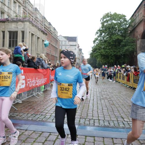 13.09.2026 - Kiel Lauf Yannick Fuchs http://msf.ph/oto/10406208 13.09.2026 08:58:34 Ziel 515, 1188, 1382, 2100, 3217, 4965, 5092, 5200, 5908, 7022, 8354, 11430, 11783, 734, 1158, 1462, 1791, 2710, 2908, 3145, 3150, 3217, 3492, 3567, 3686, 3891, 4115, 4491, 4546, 4550, 4622, 4995, 4999, 5005, 6246, 6350, 6428, 6588, 6984, 7018, 7026, 7031, 7574, 7576, 7812, 8067, 9097, 9372, 9490, 9585, 9620, 9622, 9701, 9852, 10242, 10566, 10890, 10899, 10925, 11077, 11638, 11673, 12216, 27, 339, 1119, 1348, 3242, 5201, 5536, 5537, 6151, 6573, 6896, 7407, 57 meine-sportfotos.de