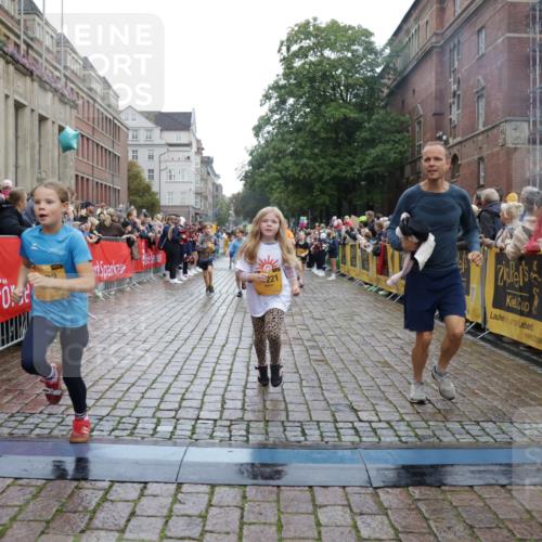 13.09.2026 - Kiel Lauf Yannick Fuchs http://msf.ph/oto/10406250 13.09.2026 08:58:38 Ziel 515, 1188, 2100, 4965, 5092, 5200, 5536, 5537, 5908, 7022, 7407, 8354, 11430, 11783, 12297, 734, 1158, 1382, 1462, 2710, 2908, 3145, 3150, 3217, 3492, 3567, 3686, 4115, 4491, 4546, 4550, 4622, 4995, 4999, 5005, 6246, 6350, 6428, 6588, 7018, 7026, 7031, 7574, 7576, 7812, 8067, 9097, 9372, 9490, 9585, 9620, 9622, 9701, 9852, 10242, 10566, 10890, 10899, 10925, 11077, 11638, 11673, 12216, 27, 339, 1119, 1348, 3242, 5201, 6151, 6573, 6883, 6896, 7223, 8944 meine-sportfotos.de
