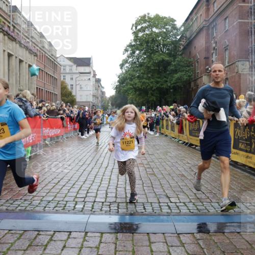 13.09.2026 - Kiel Lauf Yannick Fuchs http://msf.ph/oto/10406253 13.09.2026 08:58:38 Ziel 515, 1188, 2100, 4965, 5092, 5200, 5536, 5537, 5908, 7022, 7407, 8354, 11430, 11783, 12297, 734, 1158, 1382, 1462, 2710, 2908, 3145, 3150, 3217, 3492, 3567, 3686, 4115, 4491, 4546, 4550, 4622, 4995, 4999, 5005, 6246, 6350, 6428, 6588, 7018, 7026, 7031, 7574, 7576, 7812, 8067, 9097, 9372, 9490, 9585, 9620, 9622, 9701, 9852, 10242, 10566, 10890, 10899, 10925, 11077, 11638, 11673, 12216, 27, 339, 1119, 1348, 3242, 5201, 6151, 6573, 6883, 6896, 7223, 8944 meine-sportfotos.de
