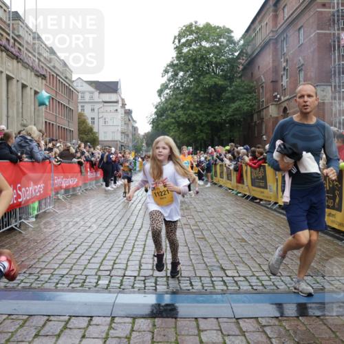 13.09.2026 - Kiel Lauf Yannick Fuchs http://msf.ph/oto/10406256 13.09.2026 08:58:39 Ziel 515, 1188, 2100, 4965, 5092, 5200, 5201, 5536, 5537, 5908, 6573, 7022, 7407, 8354, 11252, 11430, 11783, 12297, 734, 1158, 1382, 1462, 2710, 2908, 3145, 3150, 3217, 3492, 3567, 3686, 4115, 4491, 4546, 4550, 4622, 4995, 4999, 5005, 5908, 6246, 6350, 6428, 6588, 7018, 7026, 7031, 7574, 7576, 7812, 8067, 9097, 9372, 9490, 9585, 9620, 9622, 9701, 9852, 10242, 10566, 10890, 10899, 10925, 11077, 11638, 11673, 12216, 27, 339, 1119, 1348, 3242, 6151, 6883, 6896, 7223, 8944 meine-sportfotos.de