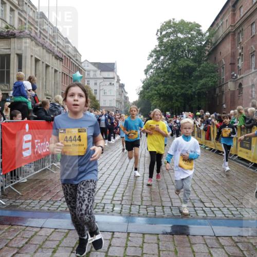 13.09.2026 - Kiel Lauf Yannick Fuchs http://msf.ph/oto/10406470 13.09.2026 08:59:00 Ziel 512, 1848, 2725, 3242, 5106, 5629, 6883, 6896, 7223, 7739, 7916, 8944, 10292, 10334, 11201, 11575, 11924, 27, 339, 515, 1119, 1188, 1348, 1382, 2100, 3242, 4965, 5092, 5200, 5201, 5536, 5537, 5908, 6151, 6573, 7022, 7407, 8354, 9773, 10211, 10821, 11252, 11386, 11430, 11783, 11924, 12297, 12517, 118, 3543, 3666, 3767, 3803, 4026, 4064, 4164, 4426, 4444, 6480, 6816, 7028, 7401, 7706, 8261, 9215, 9293, 9430, 1158, 1382, 3217, 3686, 4115, 4546, 4622 meine-sportfotos.de