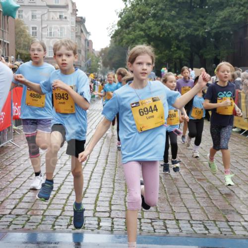 13.09.2026 - Kiel Lauf Yannick Fuchs http://msf.ph/oto/10406569 13.09.2026 08:59:09 Ziel 118, 512, 1848, 2725, 3543, 3666, 4026, 4064, 5106, 5629, 7028, 7739, 7916, 8261, 9215, 9430, 11201, 11575, 27, 339, 515, 1119, 1348, 2100, 3242, 5092, 5200, 5201, 5536, 5537, 6151, 6573, 6883, 6896, 7022, 7223, 7407, 8944, 9773, 10211, 10292, 10334, 10821, 11201, 11252, 11386, 11430, 11783, 11924, 12297, 12517, 125, 1413, 1792, 3165, 3767, 3803, 3958, 4164, 4426, 4444, 4498, 4886, 5016, 5131, 5590, 6480, 6816, 6943, 7337, 7371, 7401, 7706, 9293 meine-sportfotos.de