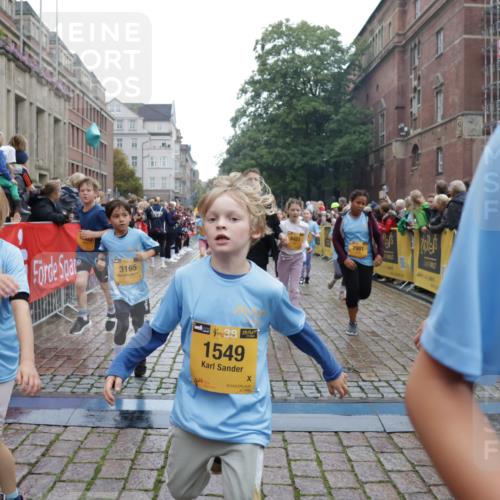 13.09.2026 - Kiel Lauf Yannick Fuchs http://msf.ph/oto/10406612 13.09.2026 08:59:14 Ziel 118, 3543, 3666, 3767, 4026, 4064, 4164, 4444, 6480, 6816, 7028, 7706, 8261, 9215, 9430, 9623, 10682, 11808, 27, 339, 512, 1119, 1348, 1848, 2725, 3242, 5106, 5201, 5536, 5537, 5629, 6151, 6573, 6883, 6896, 7223, 7407, 7739, 7916, 8944, 9773, 10211, 10292, 10334, 10821, 11201, 11252, 11386, 11575, 11924, 12297, 12517, 125, 579, 1413, 1549, 1792, 2342, 3165, 3803, 3890, 3958, 4426, 4481, 4498, 4886, 5016, 5131, 5590, 6943, 7337, 7371, 7401, 9293 meine-sportfotos.de