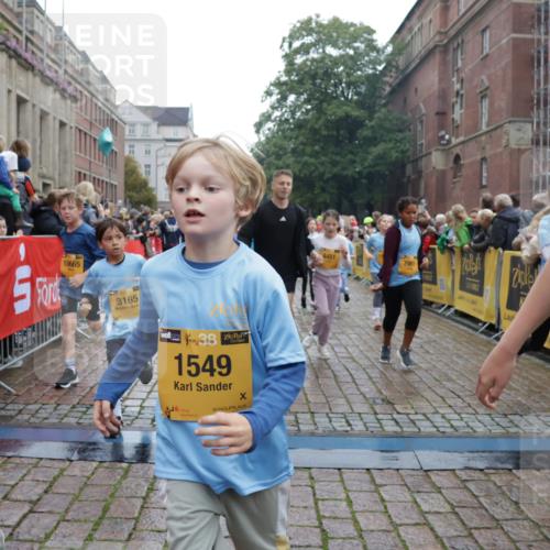 13.09.2026 - Kiel Lauf Yannick Fuchs http://msf.ph/oto/10406615 13.09.2026 08:59:14 Ziel 118, 3543, 3666, 3767, 4026, 4064, 4164, 4444, 6480, 6816, 7028, 7706, 8261, 9215, 9430, 9623, 10682, 11808, 27, 339, 512, 1119, 1348, 1848, 2725, 3242, 5106, 5201, 5536, 5537, 5629, 6151, 6573, 6883, 6896, 7223, 7407, 7739, 7916, 8944, 9773, 10211, 10292, 10334, 10821, 11201, 11252, 11386, 11575, 11924, 12297, 12517, 125, 579, 1413, 1549, 1792, 2342, 3165, 3803, 3890, 3958, 4426, 4481, 4498, 4886, 5016, 5131, 5590, 6943, 7337, 7371, 7401, 9293 meine-sportfotos.de