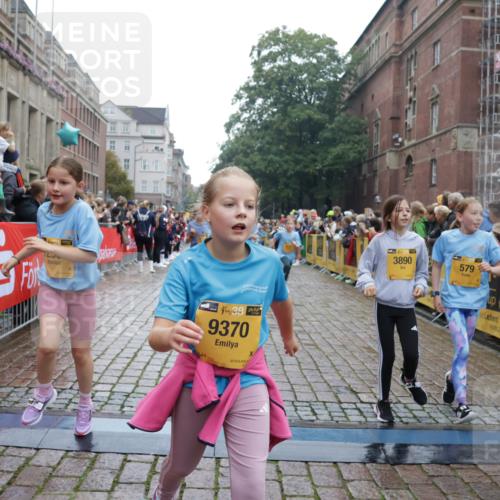 13.09.2026 - Kiel Lauf Yannick Fuchs http://msf.ph/oto/10406644 13.09.2026 08:59:17 Ziel 118, 3543, 3666, 3767, 3803, 3958, 4064, 4164, 4426, 4444, 5590, 6480, 6816, 7337, 7371, 7401, 7706, 8261, 9215, 9293, 9430, 9623, 10682, 11617, 11808, 12004, 12383, 27, 339, 512, 1119, 1348, 1848, 2725, 3242, 4026, 5106, 5201, 5629, 6151, 6573, 6883, 6896, 7028, 7223, 7407, 7739, 7916, 8261, 8944, 9773, 10211, 10292, 10334, 10821, 11201, 11252, 11386, 11575, 11924, 12517, 125, 579, 1413, 1549, 1792, 2342, 3165, 3537, 3890, 4481, 4498, 4886, 5016, 5131, 6943 meine-sportfotos.de