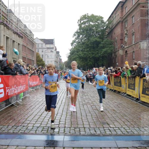 13.09.2026 - Kiel Lauf Yannick Fuchs http://msf.ph/oto/10406655 13.09.2026 08:59:18 Ziel 118, 3543, 3666, 3767, 3803, 3958, 4064, 4164, 4426, 4444, 5131, 5590, 6480, 6816, 7337, 7371, 7401, 7706, 9215, 9293, 9430, 9623, 10682, 11395, 11617, 11808, 12004, 12383, 27, 118, 339, 512, 1119, 1348, 1848, 2725, 3242, 4026, 5106, 5201, 5629, 6151, 6573, 6883, 6896, 7028, 7223, 7407, 7739, 7916, 8261, 8944, 9215, 9773, 10211, 10292, 10334, 10821, 11201, 11252, 11386, 11575, 11924, 12517, 125, 579, 1413, 1549, 1792, 2342, 3165, 3537, 3890, 4481, 4498, 4886, 5016, 6943 meine-sportfotos.de