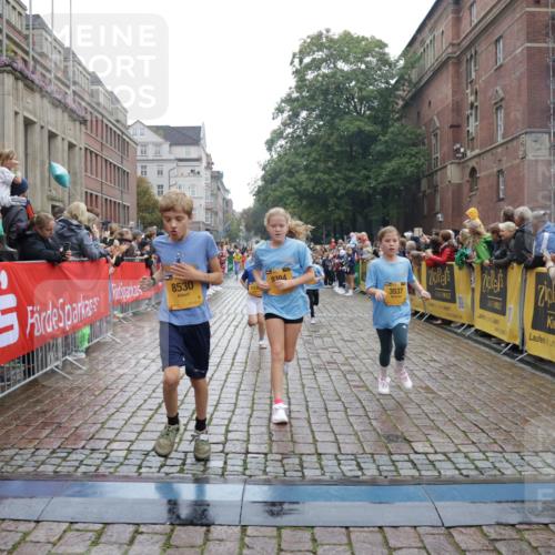 13.09.2026 - Kiel Lauf Yannick Fuchs http://msf.ph/oto/10406657 13.09.2026 08:59:18 Ziel 118, 3543, 3666, 3767, 3803, 3958, 4064, 4164, 4426, 4444, 5131, 5590, 6480, 6816, 7337, 7371, 7401, 7706, 9215, 9293, 9430, 9623, 10682, 11395, 11617, 11808, 12004, 12383, 27, 118, 339, 512, 1119, 1348, 1848, 2725, 3242, 4026, 5106, 5201, 5629, 6151, 6573, 6883, 6896, 7028, 7223, 7407, 7739, 7916, 8261, 8944, 9215, 9773, 10211, 10292, 10334, 10821, 11201, 11252, 11386, 11575, 11924, 12517, 125, 579, 1413, 1549, 1792, 2342, 3165, 3537, 3890, 4481, 4498, 4886, 5016, 6943 meine-sportfotos.de