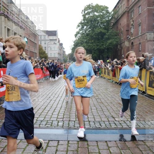 13.09.2026 - Kiel Lauf Yannick Fuchs http://msf.ph/oto/10406669 13.09.2026 08:59:19 Ziel 3543, 3666, 3767, 3803, 3958, 4064, 4164, 4426, 4444, 5131, 5590, 6480, 6816, 7337, 7371, 7401, 7706, 8069, 9293, 9430, 9623, 10682, 11395, 11617, 11808, 12004, 12383, 27, 118, 339, 512, 1119, 1348, 1848, 2725, 3242, 4026, 5106, 5201, 5629, 6151, 6573, 6883, 6896, 7028, 7223, 7739, 7916, 8261, 8944, 9215, 9773, 10211, 10292, 10334, 10821, 11201, 11252, 11386, 11575, 11924, 12517, 125, 579, 1413, 1549, 1792, 2342, 3165, 3537, 3890, 4481, 4498, 4886, 5016, 6943, 12517 meine-sportfotos.de