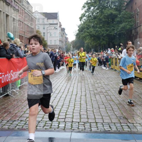 13.09.2026 - Kiel Lauf Yannick Fuchs http://msf.ph/oto/10406700 13.09.2026 08:59:23 Ziel 125, 1413, 3767, 3803, 3958, 4064, 4164, 4426, 4444, 4498, 4886, 5016, 5131, 5590, 6480, 6816, 6943, 6944, 7320, 7337, 7371, 7396, 7401, 7706, 8069, 8153, 9293, 9358, 9430, 9623, 10682, 11189, 11395, 11617, 11808, 12004, 12383, 118, 512, 1119, 1848, 2725, 3242, 3543, 3666, 4026, 5106, 5629, 6151, 6883, 6896, 7028, 7223, 7739, 7916, 8261, 8944, 9215, 10211, 10292, 10334, 10821, 11201, 11386, 11575, 11924, 579, 1549, 1792, 2342, 3165, 3537, 3890, 4481, 12517 meine-sportfotos.de