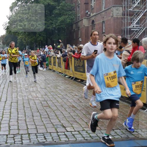 13.09.2026 - Kiel Lauf Yannick Fuchs http://msf.ph/oto/10406702 13.09.2026 08:59:24 Ziel 125, 1413, 1792, 3165, 3767, 3803, 3958, 4064, 4164, 4426, 4444, 4498, 4886, 5016, 5131, 5590, 6480, 6816, 6943, 6944, 7320, 7337, 7371, 7396, 7401, 7706, 8069, 8153, 9293, 9358, 9430, 9623, 10682, 11189, 11395, 11617, 11808, 12004, 12383, 118, 512, 1119, 1848, 2725, 3242, 3543, 3666, 4026, 4064, 5106, 5629, 6151, 6883, 6896, 7028, 7223, 7739, 7916, 8261, 8944, 9215, 9430, 10292, 10334, 10821, 11201, 11386, 11575, 11924, 579, 1549, 2342, 3537, 3890, 4481, 12517 meine-sportfotos.de