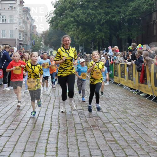 13.09.2026 - Kiel Lauf Yannick Fuchs http://msf.ph/oto/10406704 13.09.2026 08:59:25 Ziel 125, 1413, 1549, 1792, 2342, 3165, 3767, 3803, 3958, 4164, 4426, 4444, 4498, 4886, 5016, 5131, 5590, 6480, 6816, 6943, 6944, 7320, 7337, 7371, 7396, 7401, 7706, 8069, 8153, 9293, 9358, 9623, 10682, 10723, 11189, 11395, 11617, 11808, 12004, 12383, 118, 512, 1848, 2725, 3242, 3543, 3666, 3767, 4026, 4064, 4444, 5106, 5629, 6883, 6896, 7028, 7223, 7706, 7739, 7916, 8261, 8944, 9215, 9430, 10292, 10334, 11201, 11575, 11924, 579, 3537, 3890, 4481, 12517 meine-sportfotos.de