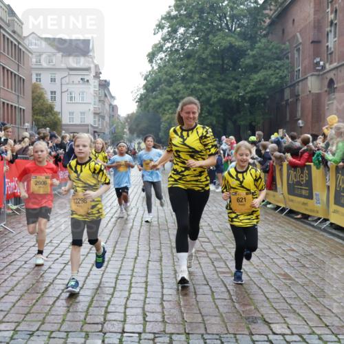 13.09.2026 - Kiel Lauf Yannick Fuchs http://msf.ph/oto/10406714 13.09.2026 08:59:26 Ziel 125, 1413, 1549, 1792, 2342, 3165, 3803, 3958, 4164, 4426, 4481, 4498, 4886, 5016, 5131, 5590, 6480, 6816, 6943, 6944, 7320, 7337, 7371, 7396, 7401, 7981, 8069, 8153, 9293, 9358, 9623, 10665, 10682, 10723, 11189, 11395, 11617, 11808, 12004, 12383, 118, 512, 1848, 2725, 3543, 3666, 3767, 4026, 4064, 4164, 4444, 5106, 5629, 6883, 6896, 7028, 7223, 7706, 7739, 7916, 8261, 8944, 9215, 9430, 10292, 10334, 11201, 11575, 579, 3537, 3890, 12517 meine-sportfotos.de