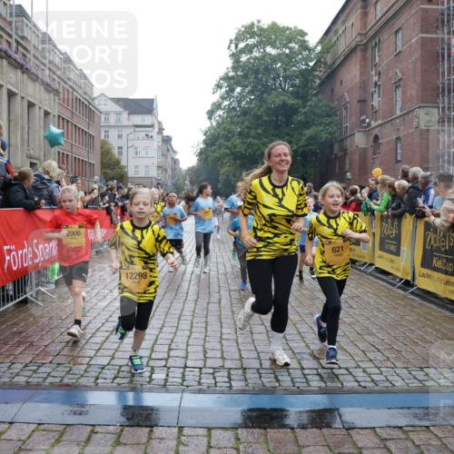 13.09.2026 - Kiel Lauf Yannick Fuchs http://msf.ph/oto/10406720 13.09.2026 08:59:27 Ziel 125, 1413, 1549, 1792, 2342, 3165, 3803, 3958, 4426, 4481, 4498, 4886, 5016, 5131, 5590, 6480, 6816, 6943, 6944, 7320, 7337, 7371, 7396, 7401, 7981, 8069, 8153, 9293, 9358, 9370, 9623, 10665, 10682, 10723, 11189, 11395, 11570, 11617, 11808, 12004, 12383, 118, 512, 1848, 2725, 3543, 3666, 3767, 4026, 4064, 4164, 4444, 5106, 5629, 6480, 6816, 6883, 6896, 7028, 7223, 7706, 7739, 7916, 8261, 8944, 9215, 9430, 9623, 10292, 10334, 10682, 11201, 11575, 28, 579, 3537, 3890, 12517 meine-sportfotos.de