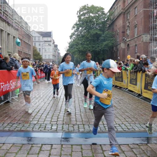 13.09.2026 - Kiel Lauf Yannick Fuchs http://msf.ph/oto/10406739 13.09.2026 08:59:29 Ziel 125, 579, 1413, 1549, 1792, 2342, 3165, 3803, 3890, 3958, 4426, 4481, 4498, 4886, 5016, 5131, 5590, 6943, 6944, 7320, 7337, 7371, 7396, 7401, 7981, 8069, 8153, 9293, 9358, 9370, 10665, 10723, 11189, 11395, 11570, 11617, 12004, 12383, 12586, 118, 512, 1848, 2725, 3543, 3666, 3767, 4026, 4064, 4164, 4444, 5106, 5629, 6480, 6816, 6883, 6896, 7028, 7223, 7706, 7739, 7916, 8261, 8944, 9215, 9430, 9623, 10334, 10682, 11201, 11575, 28, 3537, 12517 meine-sportfotos.de