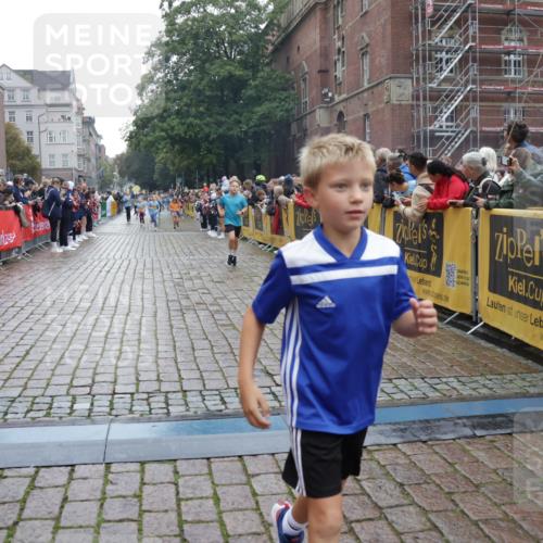 13.09.2026 - Kiel Lauf Yannick Fuchs http://msf.ph/oto/10406791 13.09.2026 08:59:32 Ziel 125, 579, 1413, 1549, 1792, 2342, 3165, 3537, 3890, 4481, 4498, 4886, 5016, 5131, 6943, 6944, 7320, 7337, 7371, 7396, 7981, 8069, 8153, 8530, 9358, 9370, 9394, 10665, 10723, 11189, 11364, 11395, 11570, 12383, 12586, 118, 512, 1848, 2725, 3543, 3666, 3767, 3803, 3958, 4026, 4064, 4164, 4426, 4444, 5106, 5590, 5629, 6480, 6816, 6883, 7028, 7337, 7371, 7401, 7706, 7739, 7916, 8261, 8944, 9215, 9293, 9430, 9623, 10334, 10682, 11201, 11575, 11617, 12004, 12383, 28 meine-sportfotos.de