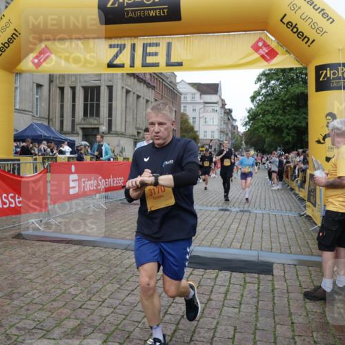 13.09.2026 - Kiel Lauf Yannick Fuchs http://msf.ph/oto/10406795 13.09.2026 10:33:05 Ziel 1327, 3997, 6988, 7030, 10181, 10552, 32, 342, 870, 875, 1393, 1467, 1612, 1801, 3327, 4236, 4393, 4512, 4963, 5721, 6337, 7471, 7650, 8033, 8621, 8683, 9123, 9222, 9879, 10338, 11299, 11319, 11597, 12353, 12728, 864, 1331, 1525, 1979, 2824, 3991, 4929, 5197, 5274, 5907, 6537, 7709, 8280, 9411, 9891, 9975, 10331, 10448, 10773, 11063, 11754, 12277, 12339, 3170, 3923, 4236, 4349, 4512, 6435, 8878, 11299, 11319, 11612, 12071, 12367 meine-sportfotos.de