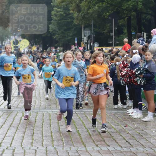 13.09.2026 - Kiel Lauf Yannick Fuchs http://msf.ph/oto/10406814 13.09.2026 08:59:36 Ziel 125, 579, 1413, 1549, 1792, 2342, 3165, 3537, 3890, 4481, 4886, 5016, 6943, 7320, 7396, 7981, 8153, 8530, 8932, 9151, 9358, 9370, 9394, 10665, 10723, 11189, 11364, 11570, 11980, 12329, 12586, 118, 512, 1848, 2725, 3543, 3666, 3767, 3803, 3958, 4026, 4064, 4164, 4426, 4444, 4498, 4886, 5106, 5131, 5590, 5629, 6480, 6816, 6944, 7028, 7337, 7371, 7401, 7706, 7916, 8069, 8261, 9215, 9293, 9358, 9430, 9623, 10682, 11189, 11395, 11575, 11617, 12004, 12383, 28 meine-sportfotos.de