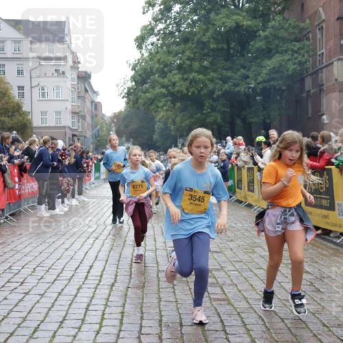 13.09.2026 - Kiel Lauf Yannick Fuchs http://msf.ph/oto/10406829 13.09.2026 08:59:40 Ziel 533, 579, 621, 1549, 2342, 2906, 2962, 3537, 3890, 4481, 7919, 7981, 8530, 8932, 9151, 9370, 9394, 10665, 10723, 11364, 11570, 11980, 12298, 12329, 12586, 118, 125, 1413, 1549, 1792, 2342, 3165, 3543, 3666, 3767, 3803, 3958, 4026, 4064, 4164, 4426, 4444, 4498, 4886, 5016, 5131, 5590, 6480, 6816, 6943, 6944, 7028, 7320, 7337, 7371, 7396, 7401, 7706, 8069, 8153, 8261, 9215, 9293, 9358, 9430, 9623, 10682, 10723, 11189, 11395, 11617, 12004, 12383, 28 meine-sportfotos.de