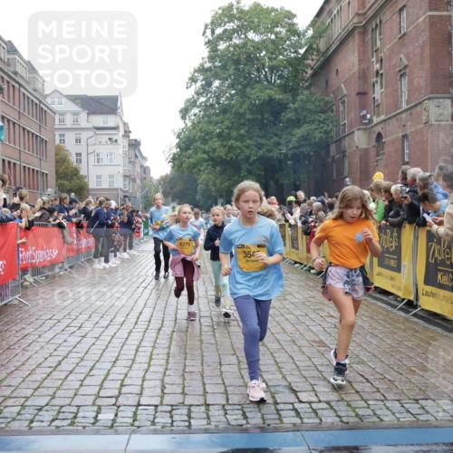 13.09.2026 - Kiel Lauf Yannick Fuchs http://msf.ph/oto/10406834 13.09.2026 08:59:40 Ziel 533, 579, 621, 1549, 2342, 2906, 2962, 3537, 3890, 4481, 7919, 7981, 8530, 8932, 9151, 9370, 9394, 10665, 10723, 11364, 11570, 11980, 12298, 12329, 12586, 118, 125, 1413, 1549, 1792, 2342, 3165, 3543, 3666, 3767, 3803, 3958, 4026, 4064, 4164, 4426, 4444, 4498, 4886, 5016, 5131, 5590, 6480, 6816, 6943, 6944, 7028, 7320, 7337, 7371, 7396, 7401, 7706, 8069, 8153, 8261, 9215, 9293, 9358, 9430, 9623, 10682, 10723, 11189, 11395, 11617, 12004, 12383, 28 meine-sportfotos.de