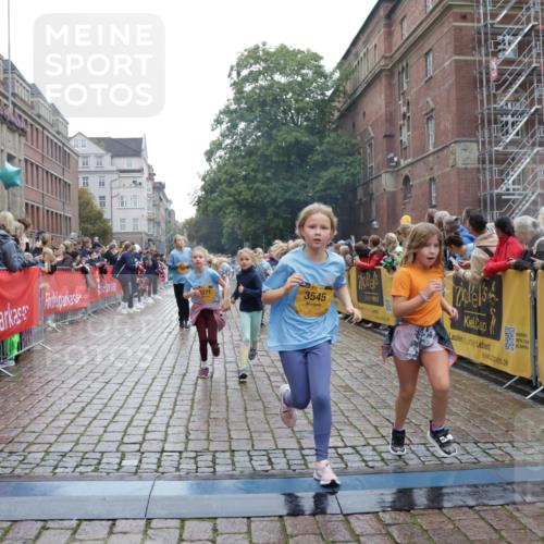 13.09.2026 - Kiel Lauf Yannick Fuchs http://msf.ph/oto/10406844 13.09.2026 08:59:41 Ziel 533, 579, 621, 2906, 2962, 3537, 3865, 3867, 3890, 4481, 7919, 7981, 8530, 8673, 8932, 9151, 9370, 9394, 9939, 10665, 11364, 11570, 11980, 12298, 12329, 12586, 118, 125, 1413, 1549, 1792, 2342, 3165, 3543, 3666, 3767, 3803, 3958, 4026, 4064, 4164, 4426, 4444, 4481, 4498, 4886, 5016, 5131, 5590, 6480, 6816, 6943, 6944, 7028, 7320, 7337, 7371, 7396, 7401, 7706, 7981, 8069, 8153, 8261, 9215, 9293, 9358, 9430, 9623, 10665, 10682, 10723, 11189, 11395, 11617, 12004, 12383, 28 meine-sportfotos.de
