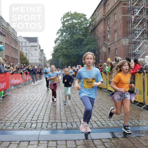 13.09.2026 - Kiel Lauf Yannick Fuchs http://msf.ph/oto/10406848 13.09.2026 08:59:41 Ziel 533, 579, 621, 2906, 2962, 3537, 3865, 3867, 3890, 4481, 7919, 7981, 8530, 8673, 8932, 9151, 9370, 9394, 9939, 10665, 11364, 11570, 11980, 12298, 12329, 12586, 118, 125, 1413, 1549, 1792, 2342, 3165, 3543, 3666, 3767, 3803, 3958, 4026, 4064, 4164, 4426, 4444, 4481, 4498, 4886, 5016, 5131, 5590, 6480, 6816, 6943, 6944, 7028, 7320, 7337, 7371, 7396, 7401, 7706, 7981, 8069, 8153, 8261, 9215, 9293, 9358, 9430, 9623, 10665, 10682, 10723, 11189, 11395, 11617, 12004, 12383, 28 meine-sportfotos.de