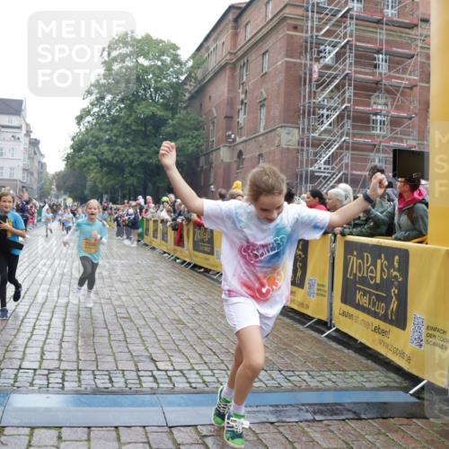 13.09.2026 - Kiel Lauf Yannick Fuchs http://msf.ph/oto/10406885 13.09.2026 08:59:45 Ziel 28, 533, 621, 2906, 2962, 3537, 3865, 3867, 7919, 8530, 8673, 8932, 9036, 9151, 9394, 9939, 11364, 11980, 12298, 12329, 125, 579, 1413, 1549, 1792, 2342, 3165, 3537, 3543, 3666, 3767, 3803, 3890, 3958, 4064, 4164, 4426, 4444, 4481, 4498, 4886, 5016, 5131, 5590, 6480, 6816, 6943, 6944, 7320, 7337, 7371, 7396, 7401, 7706, 7981, 8069, 8153, 8530, 9293, 9358, 9370, 9394, 9430, 9623, 10665, 10682, 10723, 11189, 11395, 11570, 11617, 12004, 12383, 12586, 7746, 3543 meine-sportfotos.de