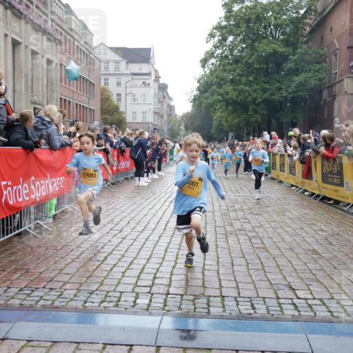 13.09.2026 - Kiel Lauf Yannick Fuchs http://msf.ph/oto/10406935 13.09.2026 08:59:49 Ziel 28, 533, 621, 2789, 2906, 2962, 3865, 3867, 7919, 8673, 8932, 9036, 9939, 11980, 12298, 12329, 125, 579, 1413, 1549, 1792, 2342, 3165, 3537, 3767, 3803, 3890, 3958, 4064, 4164, 4426, 4444, 4481, 4498, 4886, 5016, 5131, 5590, 6480, 6816, 6943, 6944, 7320, 7337, 7371, 7396, 7401, 7706, 7981, 8069, 8153, 8530, 9151, 9293, 9358, 9370, 9394, 9430, 9623, 10665, 10682, 10723, 11189, 11364, 11395, 11570, 11617, 12004, 12383, 12586, 4001, 7746, 9421, 10083, 3543 meine-sportfotos.de