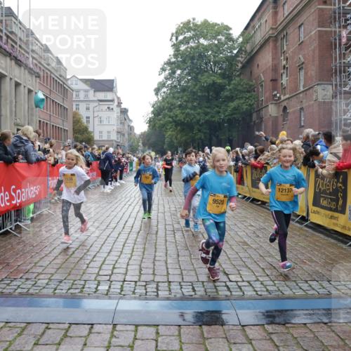 13.09.2026 - Kiel Lauf Yannick Fuchs http://msf.ph/oto/10406996 13.09.2026 08:59:54 Ziel 28, 533, 1871, 2789, 2962, 3545, 3568, 3865, 3867, 6271, 8673, 9036, 9939, 12298, 125, 533, 579, 621, 1413, 1549, 1792, 2342, 2906, 2962, 3165, 3537, 3803, 3890, 3958, 4426, 4481, 4498, 4886, 5016, 5131, 5590, 6943, 6944, 7320, 7337, 7371, 7396, 7401, 7919, 7981, 8069, 8153, 8530, 8932, 9151, 9293, 9358, 9370, 9394, 10665, 10723, 11189, 11364, 11395, 11570, 11617, 11980, 12004, 12329, 12383, 12586, 783, 1538, 4001, 4793, 7746, 9003, 9421, 9520, 10083 meine-sportfotos.de