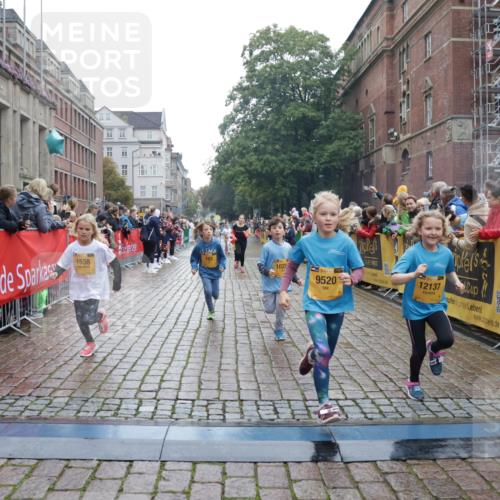 13.09.2026 - Kiel Lauf Yannick Fuchs http://msf.ph/oto/10407000 13.09.2026 08:59:54 Ziel 28, 533, 1871, 2789, 2962, 3545, 3568, 3865, 3867, 6271, 8673, 9036, 9939, 12298, 125, 533, 579, 621, 1413, 1549, 1792, 2342, 2906, 2962, 3165, 3537, 3803, 3890, 3958, 4426, 4481, 4498, 4886, 5016, 5131, 5590, 6943, 6944, 7320, 7337, 7371, 7396, 7401, 7919, 7981, 8069, 8153, 8530, 8932, 9151, 9293, 9358, 9370, 9394, 10665, 10723, 11189, 11364, 11395, 11570, 11617, 11980, 12004, 12329, 12383, 12586, 783, 1538, 4001, 4793, 7746, 9003, 9421, 9520, 10083 meine-sportfotos.de