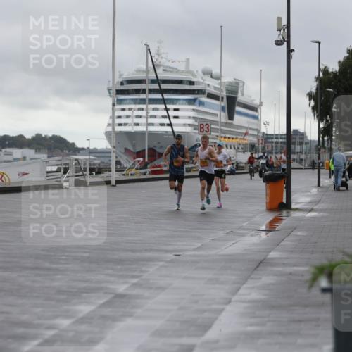 13.09.2026 - Kiel Lauf Andreas Tolksdorf http://msf.ph/oto/10407061 13.09.2026 11:36:24 Kiellinie 4, 3, 102, 100, 31 meine-sportfotos.de