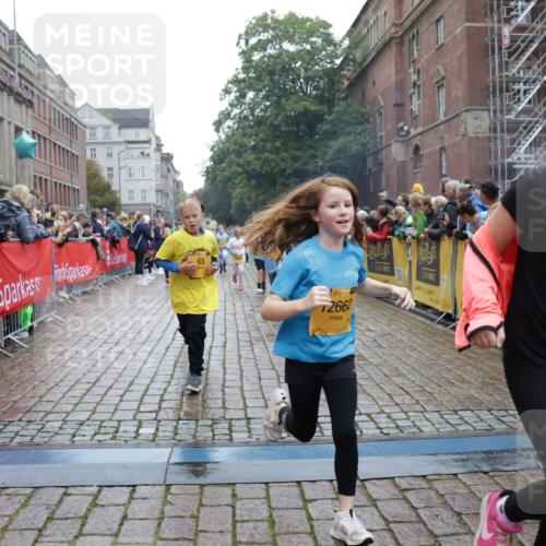 13.09.2026 - Kiel Lauf Yannick Fuchs http://msf.ph/oto/10407068 13.09.2026 09:00:00 Ziel 780, 1871, 2789, 2918, 3545, 3568, 6271, 7624, 7746, 8692, 12371, 28, 125, 533, 579, 621, 1413, 1549, 1792, 2342, 2906, 2962, 3165, 3537, 3865, 3867, 3890, 4481, 4498, 4886, 5016, 6943, 6944, 7320, 7396, 7919, 7981, 8153, 8530, 8673, 8932, 9036, 9151, 9358, 9370, 9394, 9939, 10665, 10723, 11189, 11364, 11570, 11980, 12298, 12329, 12586, 65, 783, 1538, 2513, 3549, 4001, 4661, 4793, 4821, 6258, 6606, 9003, 9421, 9520, 10083, 10592, 12662, 125, 1413 meine-sportfotos.de