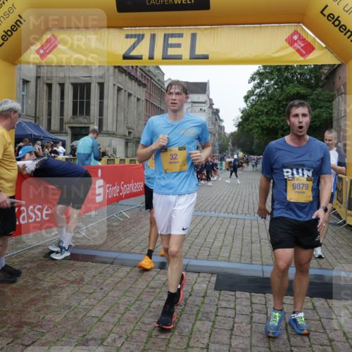13.09.2026 - Kiel Lauf Yannick Fuchs http://msf.ph/oto/10407071 13.09.2026 10:33:30 Ziel 813, 1331, 1958, 1979, 2775, 5961, 6080, 6775, 8641, 8938, 8940, 10331, 11063, 864, 1327, 1525, 2824, 3991, 3997, 4929, 5197, 5274, 5907, 6537, 6988, 7030, 7709, 8280, 9411, 9891, 9975, 10181, 10448, 10552, 10773, 11754, 12277, 12339, 115, 435, 446, 908, 2073, 2285, 3323, 3799, 3924, 4300, 4776, 5160, 6569, 6973, 7372, 8225, 8362, 8896, 10984, 11289, 11604, 11707, 12729, 32, 1467, 3327, 9222, 9879 meine-sportfotos.de