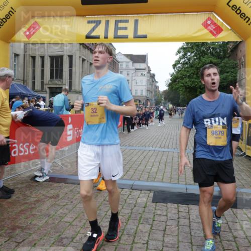 13.09.2026 - Kiel Lauf Yannick Fuchs http://msf.ph/oto/10407080 13.09.2026 10:33:30 Ziel 813, 1331, 1958, 1979, 2775, 5961, 6080, 6775, 8641, 8938, 8940, 10331, 11063, 864, 1327, 1525, 2824, 3991, 3997, 4929, 5197, 5274, 5907, 6537, 6988, 7030, 7709, 8280, 9411, 9891, 9975, 10181, 10448, 10552, 10773, 11754, 12277, 12339, 115, 435, 446, 908, 2073, 2285, 3323, 3799, 3924, 4300, 4776, 5160, 6569, 6973, 7372, 8225, 8362, 8896, 10984, 11289, 11604, 11707, 12729, 32, 1467, 3327, 9222, 9879 meine-sportfotos.de